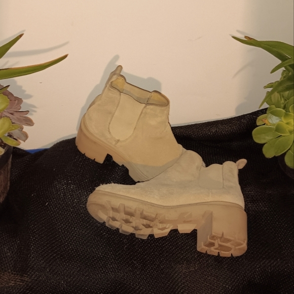 Steve Madden Howler Women Ankle Work Boots - Picture 4 of 13